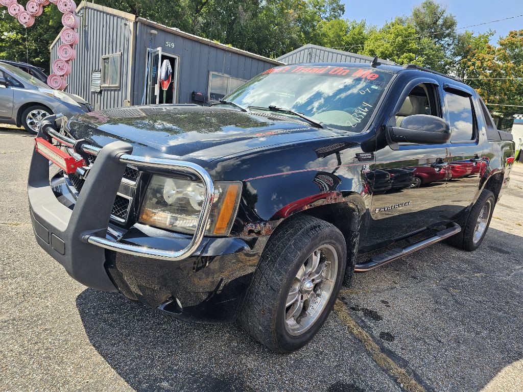 2007 Chevrolet Avalanche Image 2