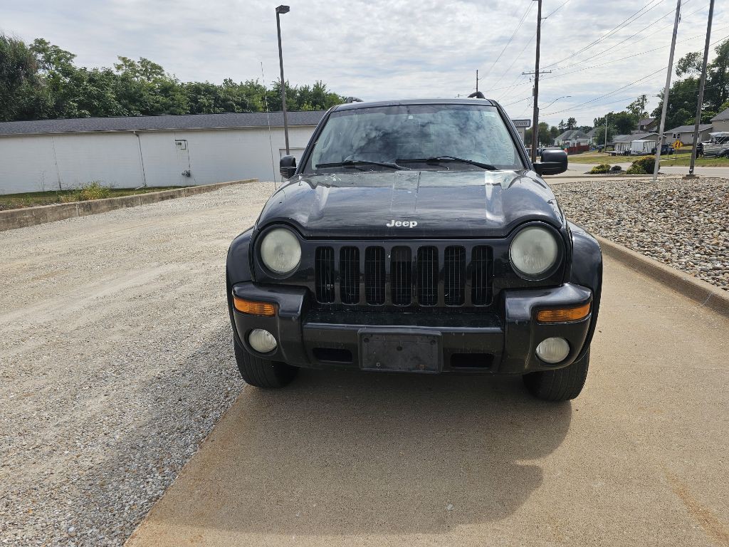 2004 Jeep Liberty Image 2