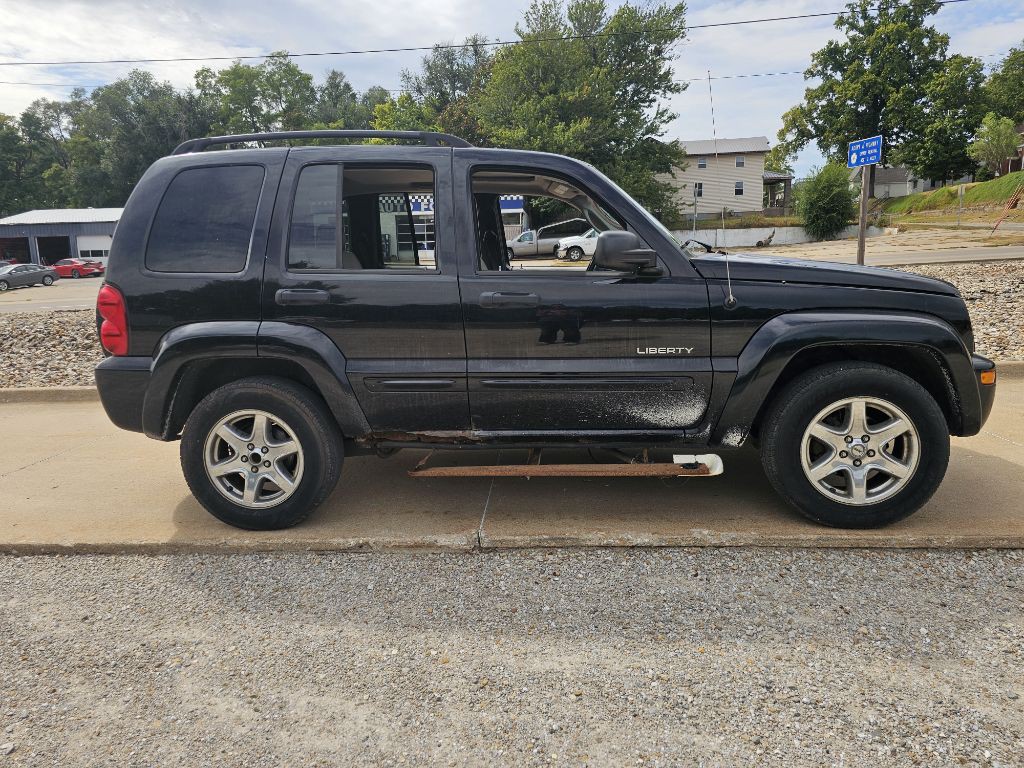 2004 Jeep Liberty Image 4