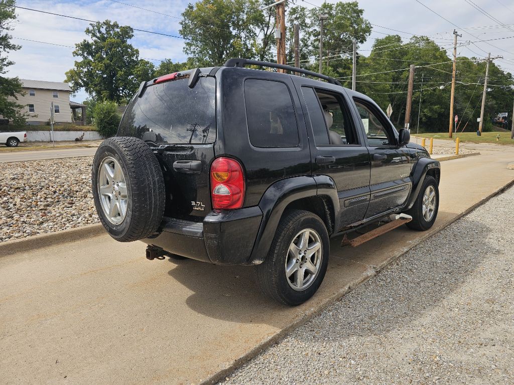 2004 Jeep Liberty Image 5