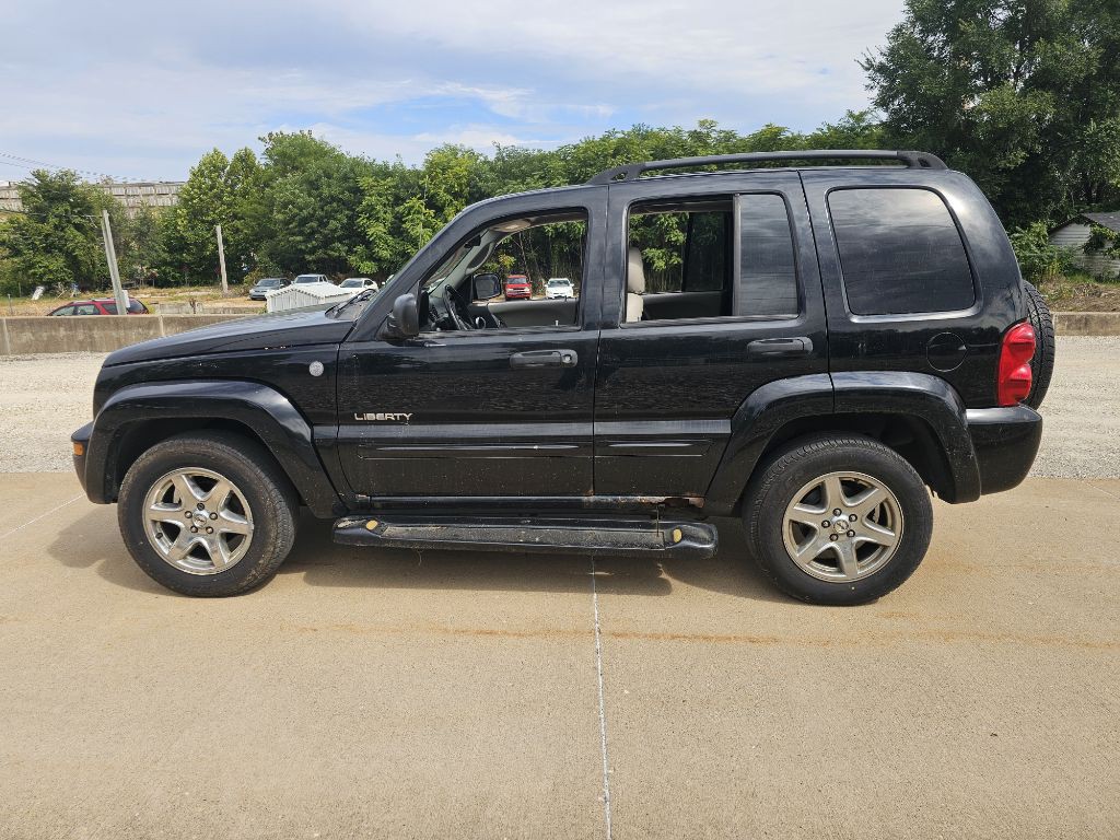 2004 Jeep Liberty Image 8