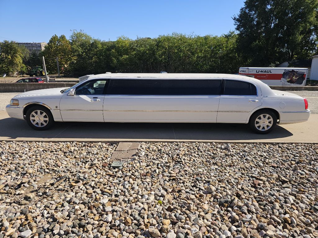 2007 Lincoln Town Car Image 4