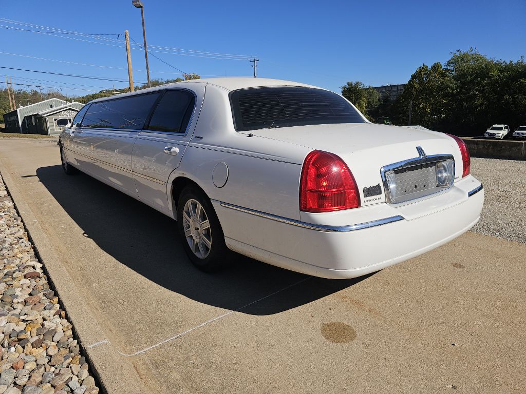 2007 Lincoln Town Car Image 5