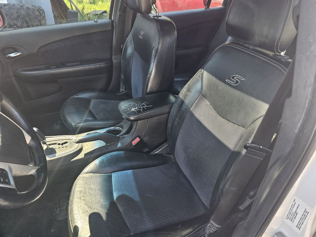 2013 Chrysler 200 Image 6