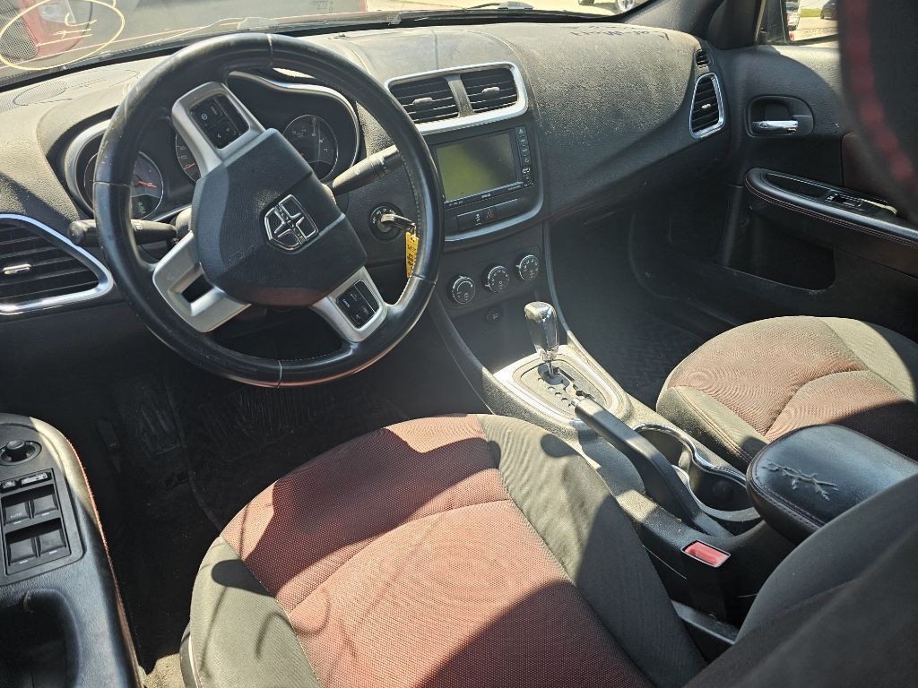 2011 Dodge Avenger Image 5