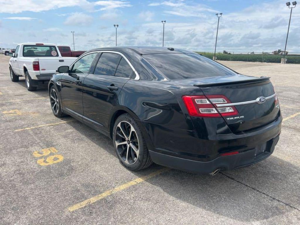 2015 Ford Taurus Image 3