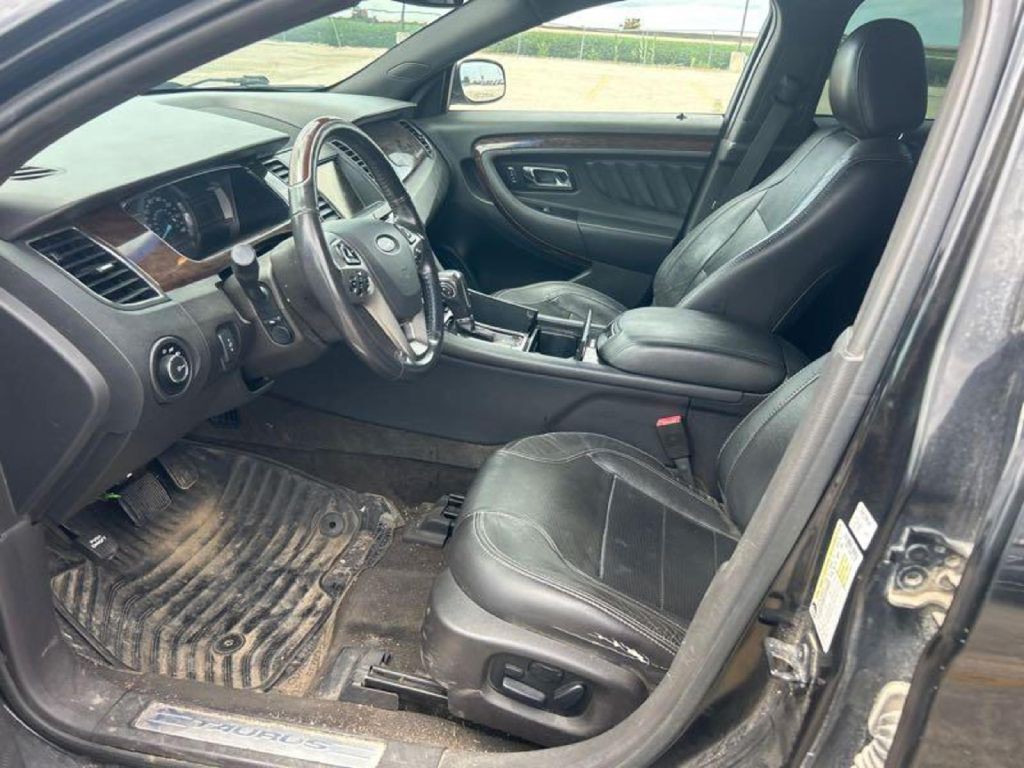 2015 Ford Taurus Image 5