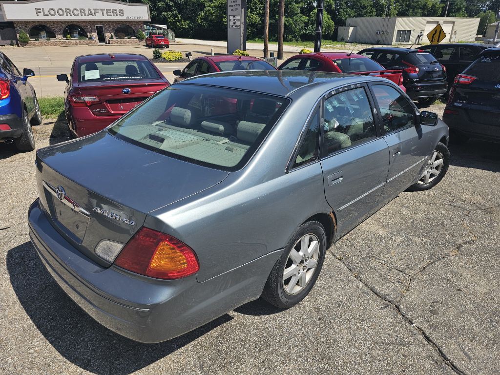 2000 Toyota Avalon Image 3