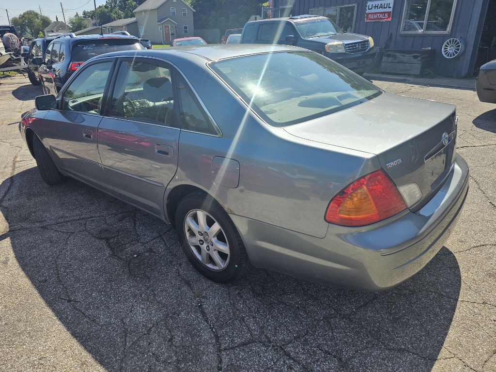 2000 Toyota Avalon Image 4