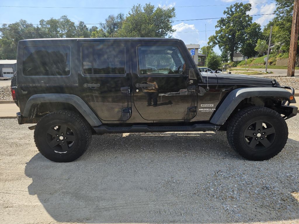 2011 Jeep Wrangler Unlimited Image 9