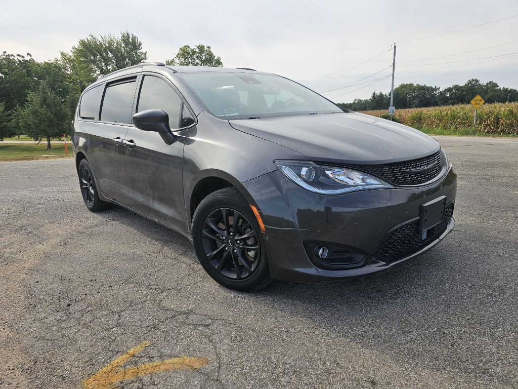2020 Chrysler Pacifica Image 3
