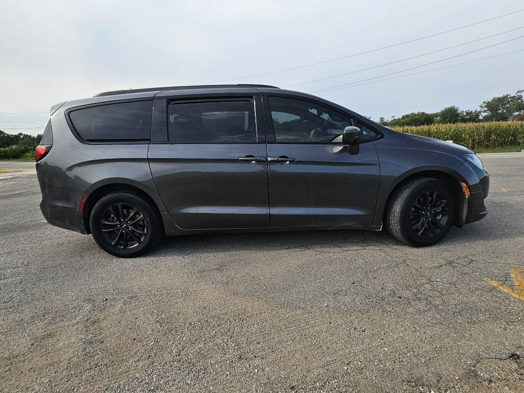 2020 Chrysler Pacifica Image 4