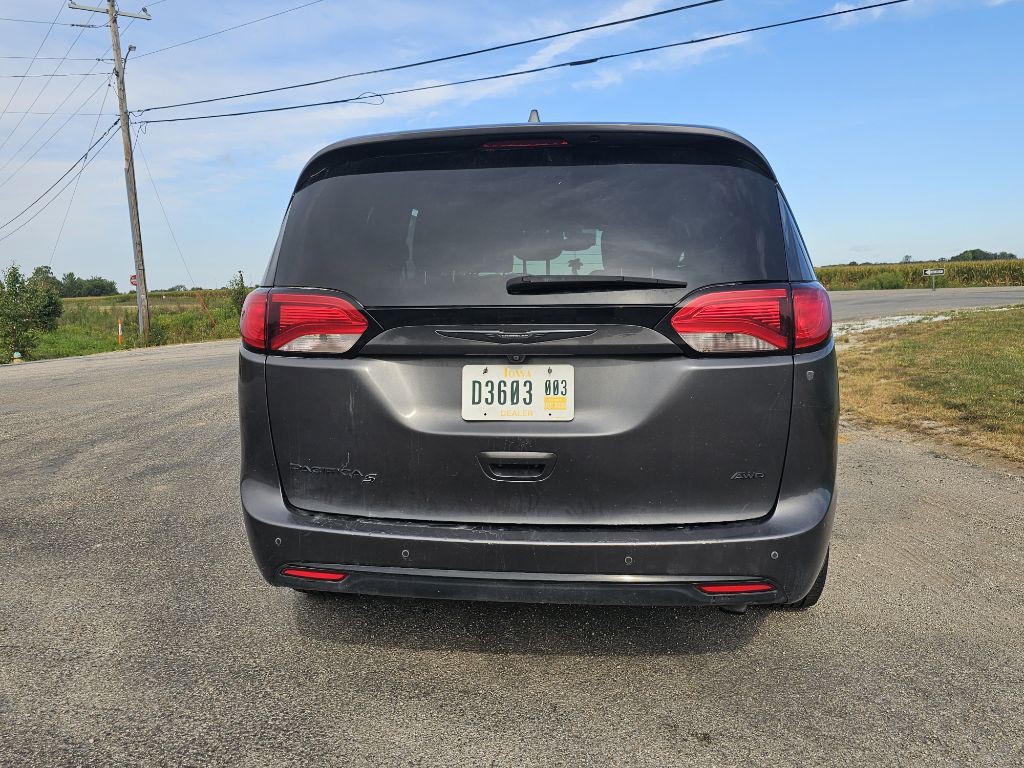 2020 Chrysler Pacifica Image 7