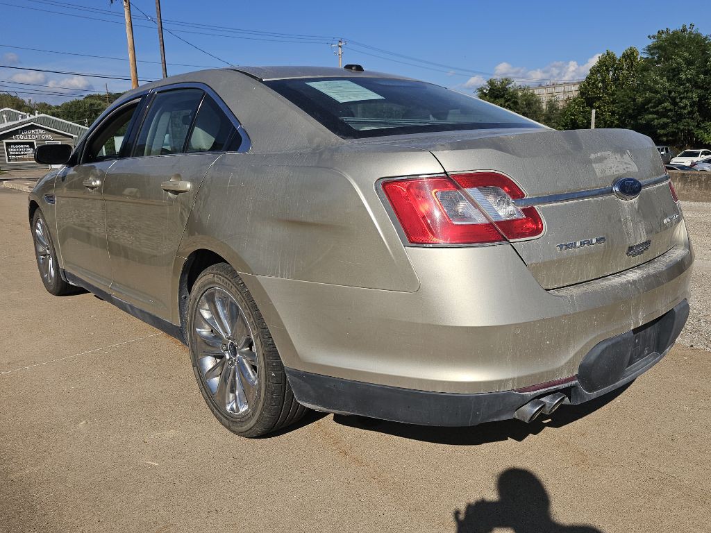 2010 Ford Taurus Image 4