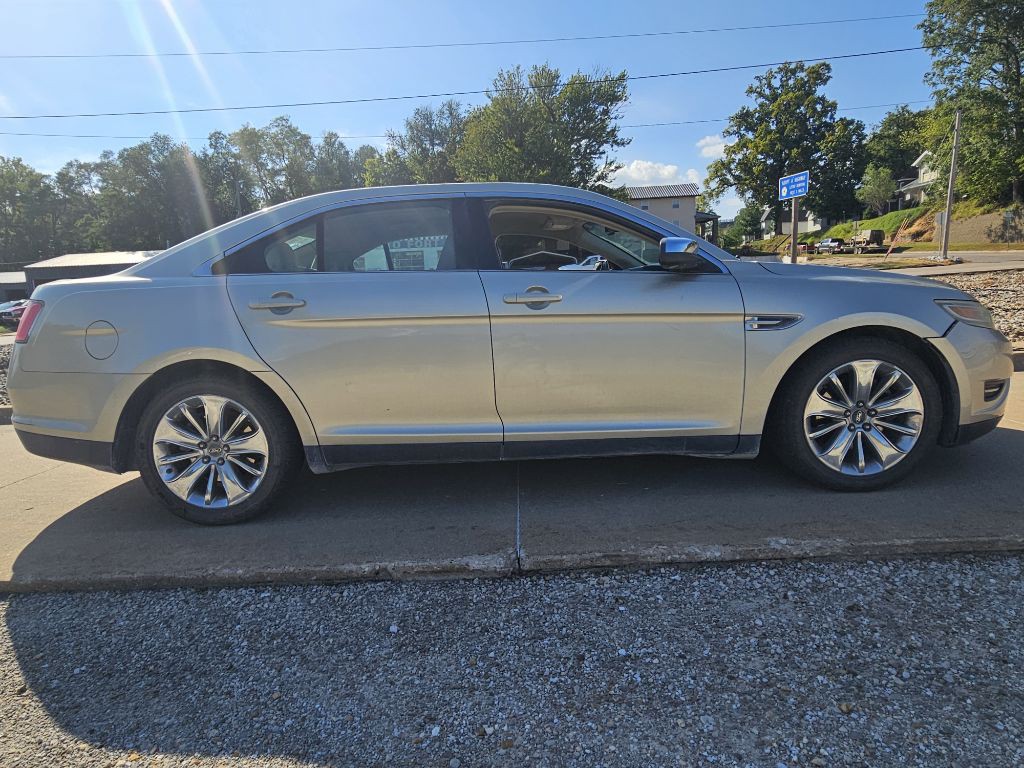 2010 Ford Taurus Image 6