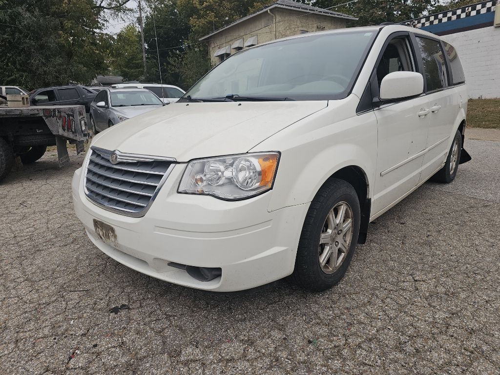 2008 Chrysler Town & Country Image 3