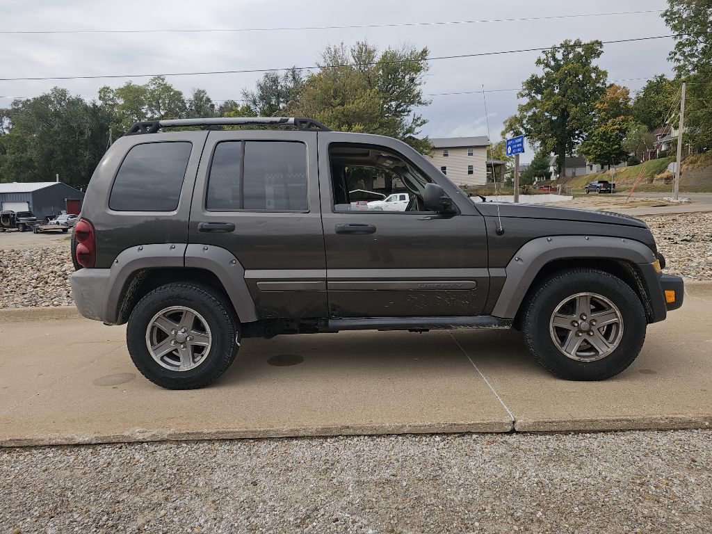 2005 Jeep Liberty Image 4