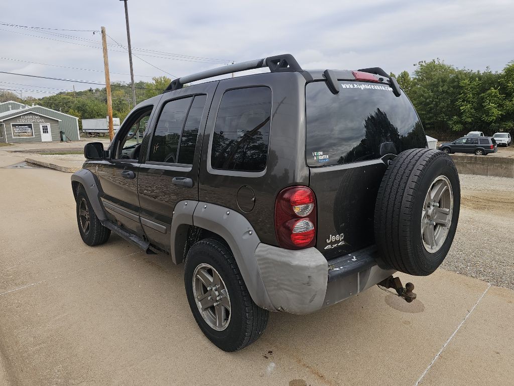 2005 Jeep Liberty Image 5