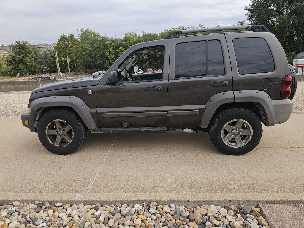 2005 Jeep Liberty Image 8