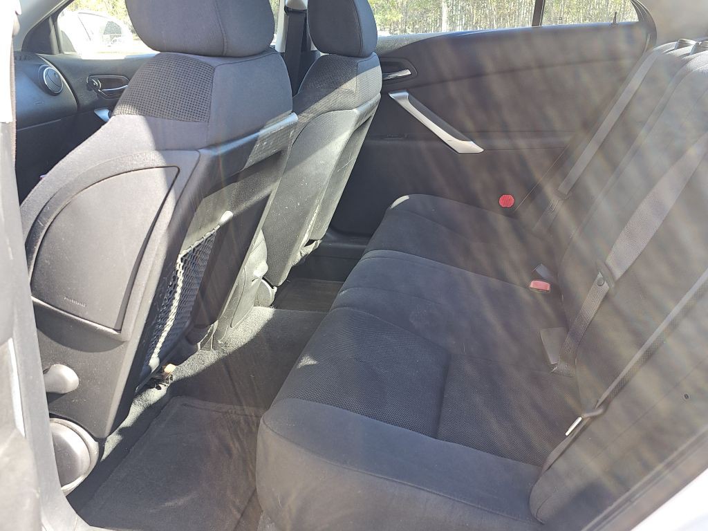 2009 Pontiac G6 Image 11