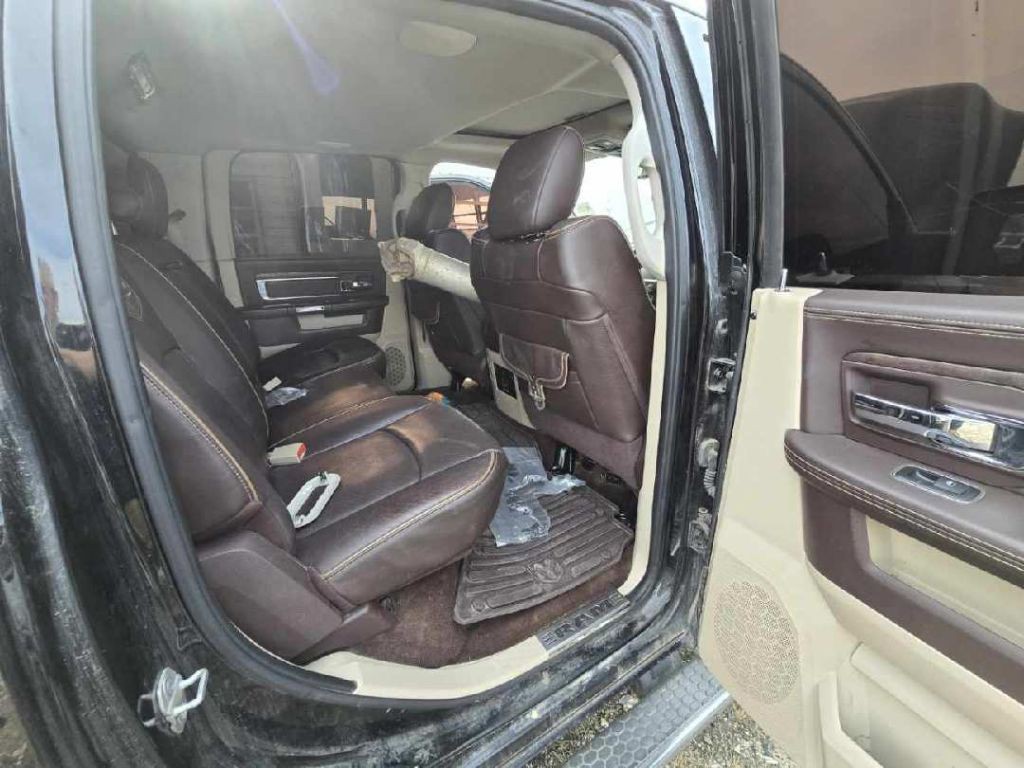 2015 RAM 2500 Image 9