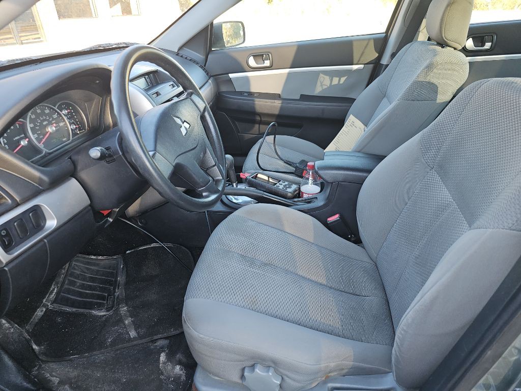 2008 Mitsubishi Galant Image 9