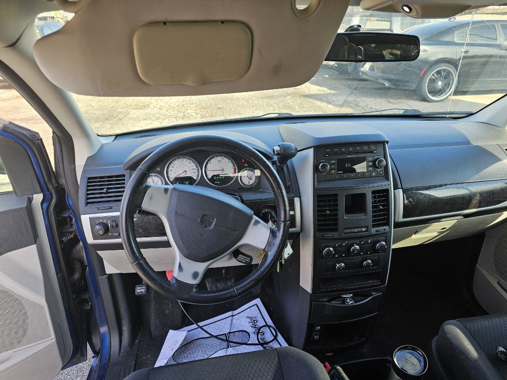 2010 Dodge Grand Caravan Image 9