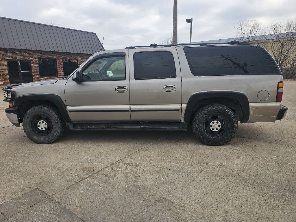2002 Chevrolet Suburban Image 8