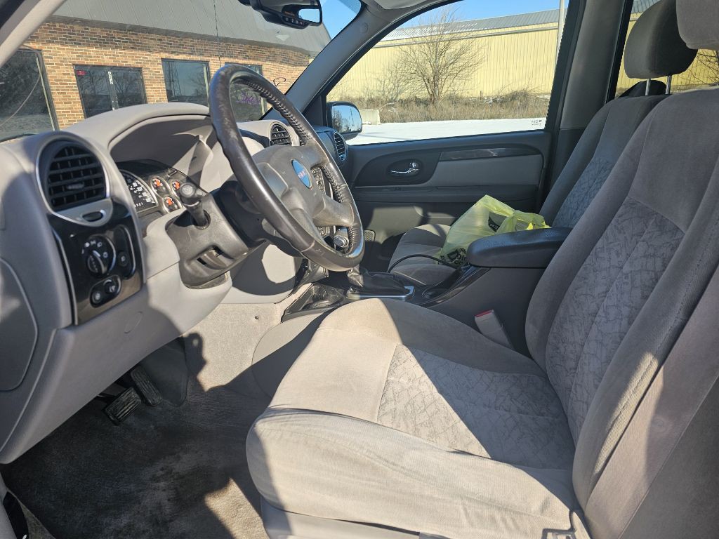 2007 GMC Envoy Image 9