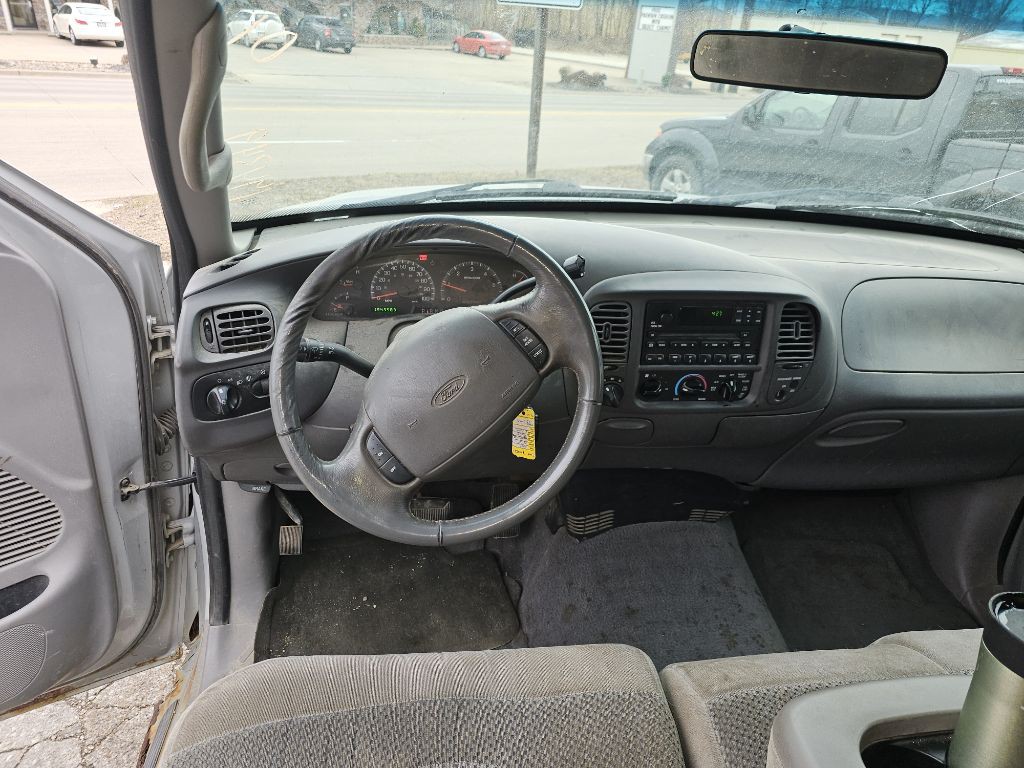 2001 Ford F-150 Image 6