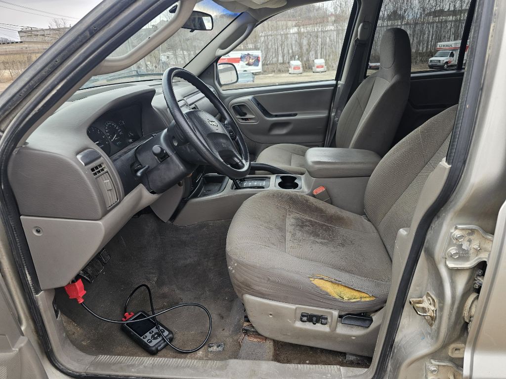 2004 Jeep Grand Cherokee Image 10