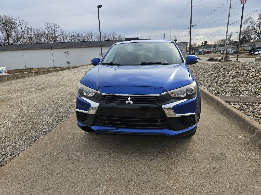 2016 Mitsubishi Outlander Image 2