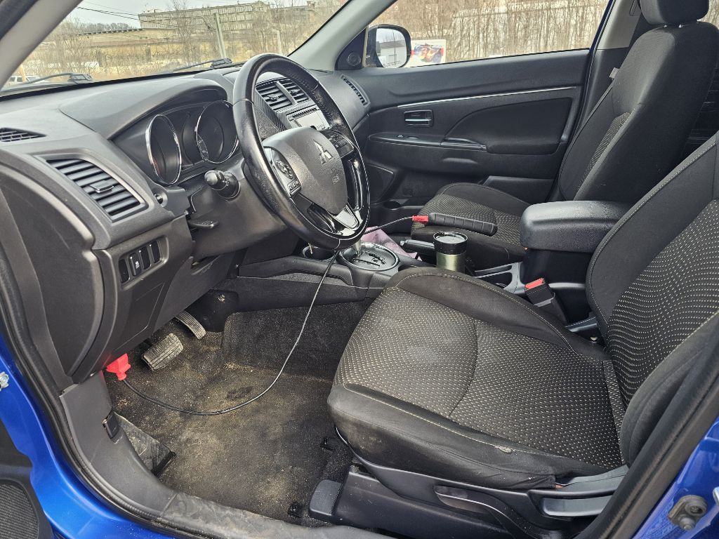 2016 Mitsubishi Outlander Image 10