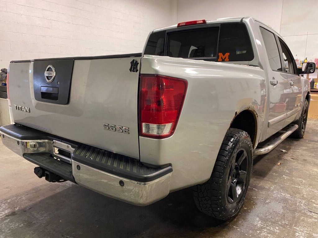 2005 Nissan Titan Image 5