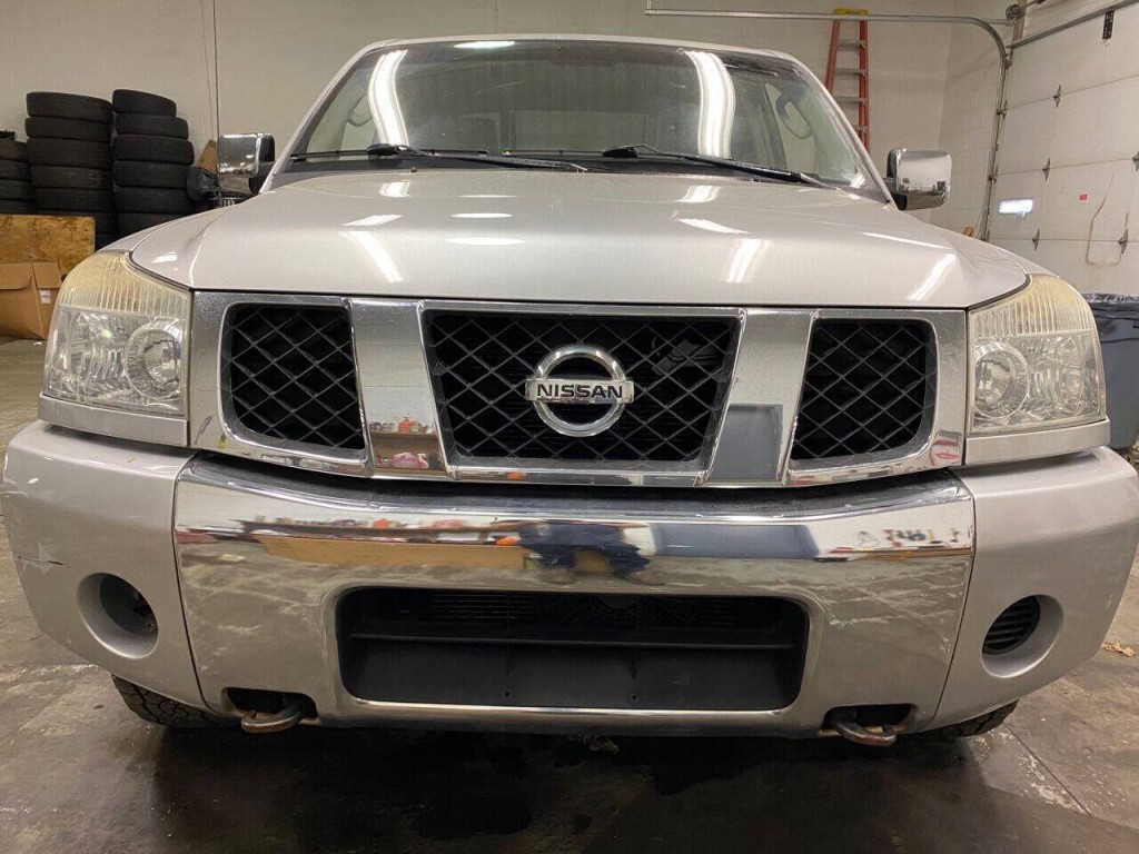 2005 Nissan Titan Image 8