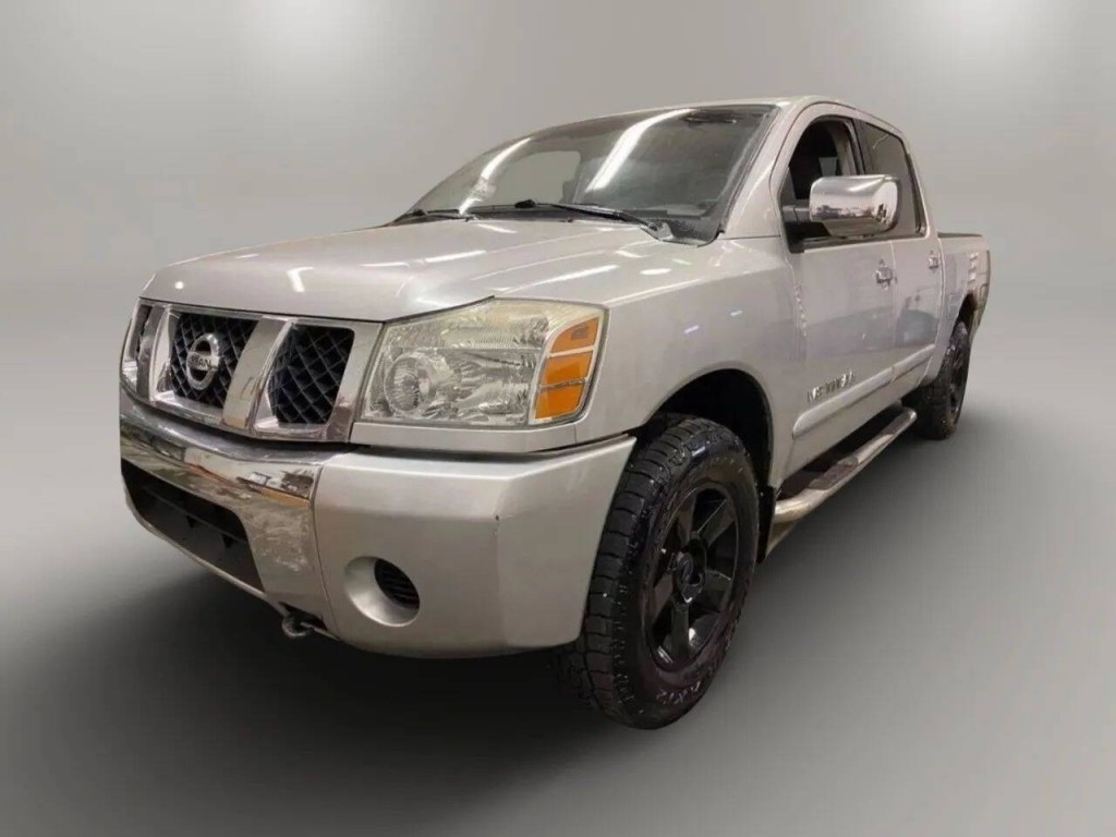 2005 Nissan Titan Image 1