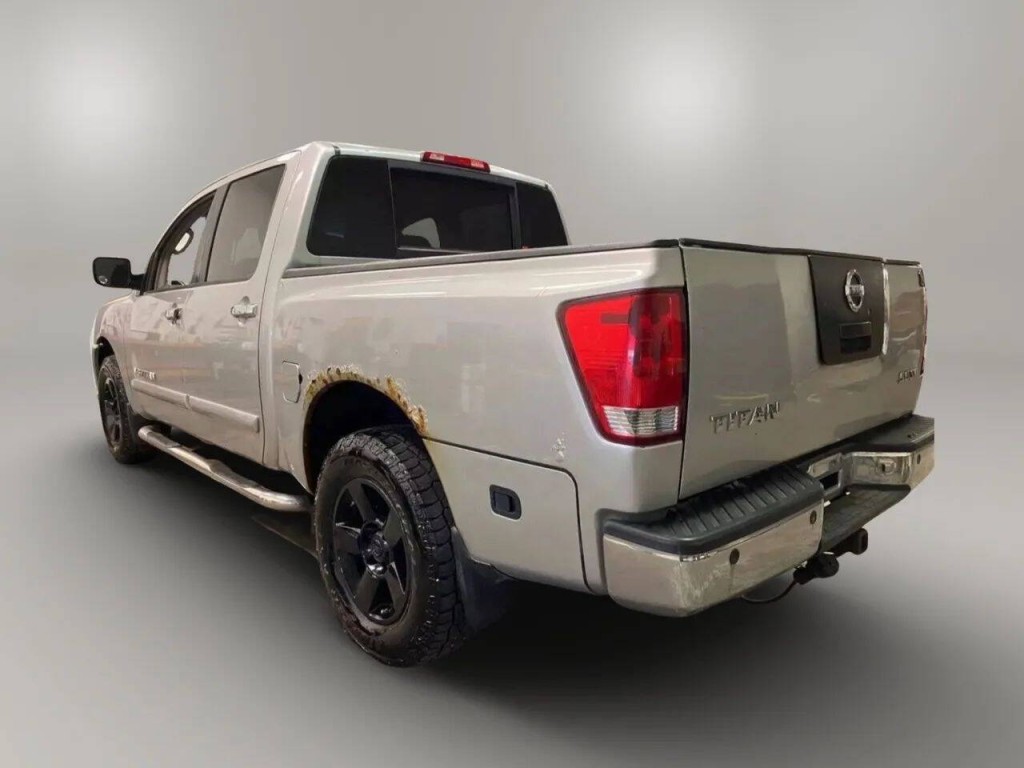 2005 Nissan Titan Image 3