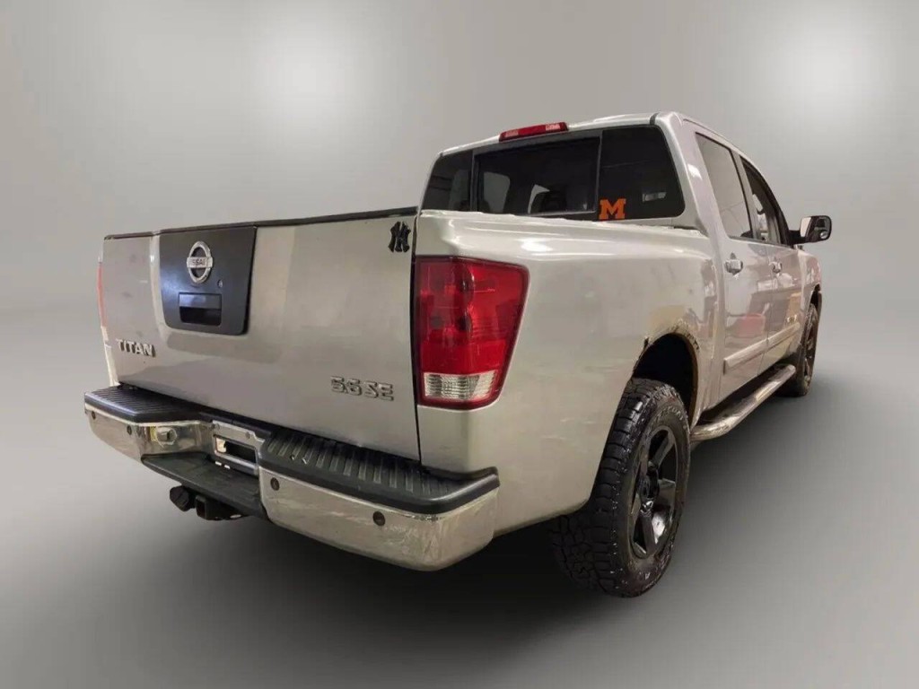 2005 Nissan Titan Image 4