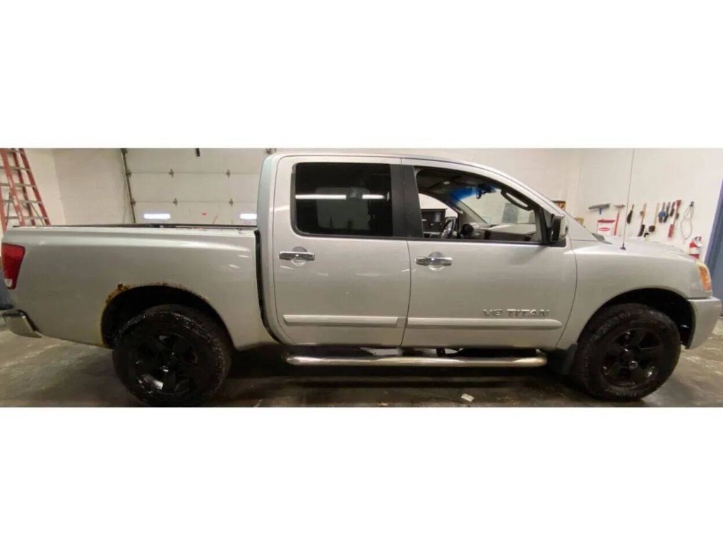 2005 Nissan Titan Image 5