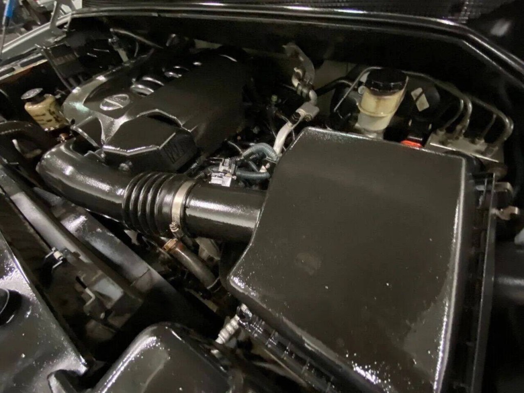 2005 Nissan Titan Image 10