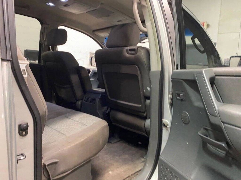 2005 Nissan Titan Image 14
