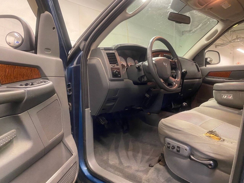 2006 Dodge Ram 2500 Image 12