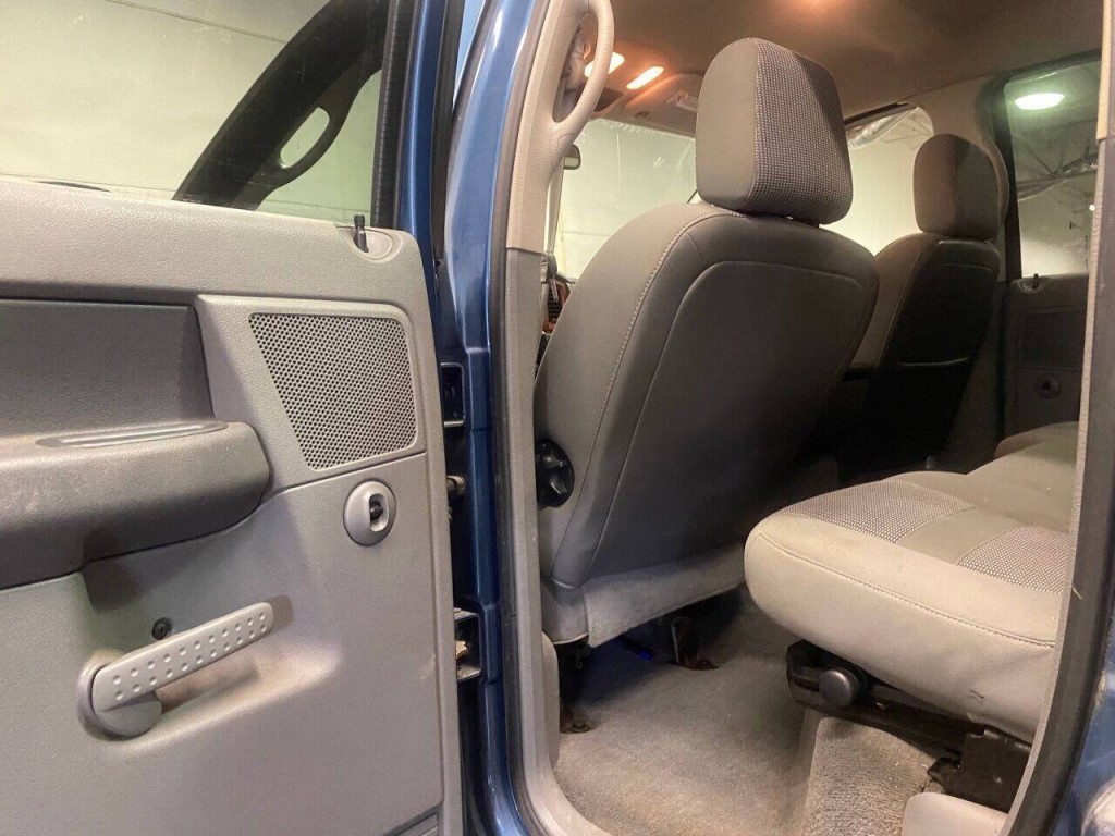 2006 Dodge Ram 2500 Image 13