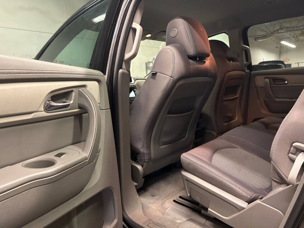 2016 Chevrolet Traverse Image 13