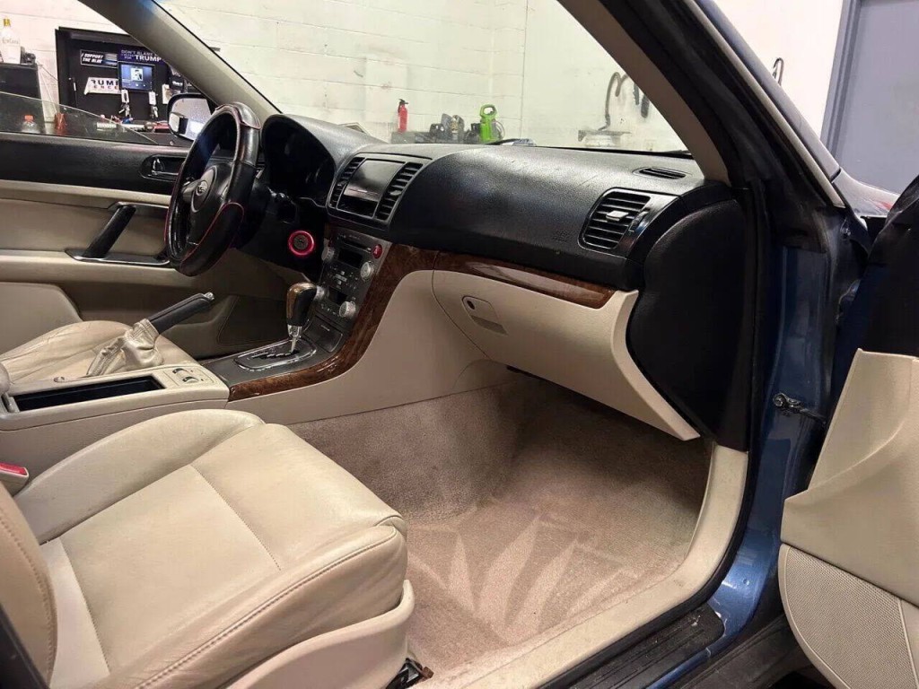 2008 Subaru Outback Image 12