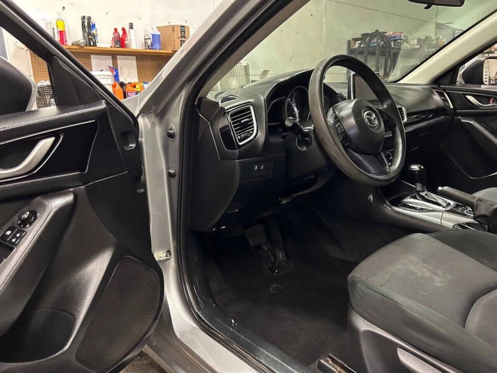 2015 Mazda Mazda3 Image 12