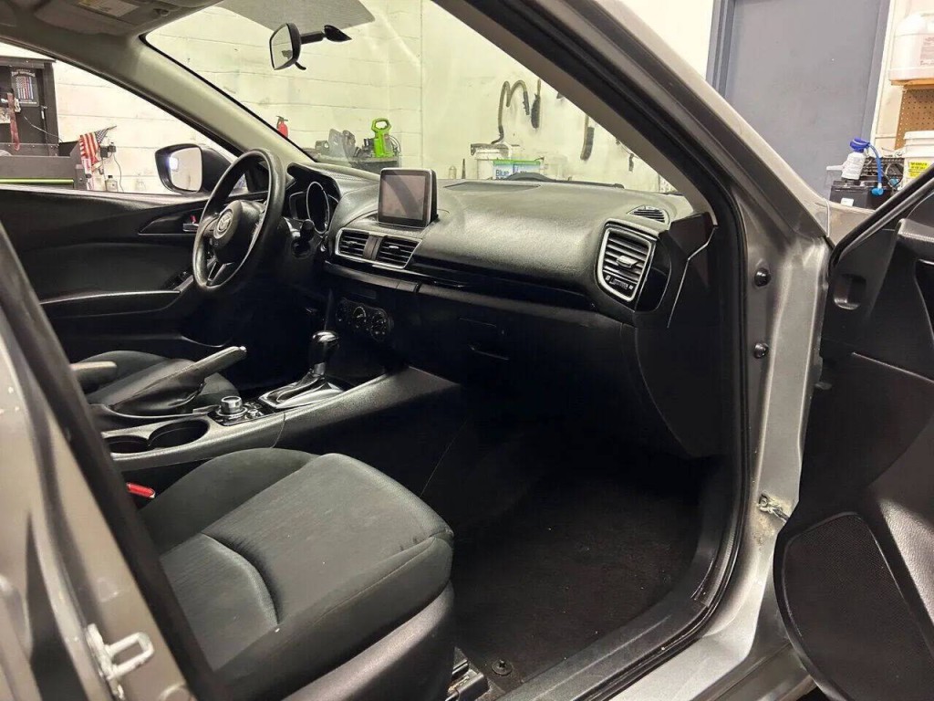 2015 Mazda Mazda3 Image 14