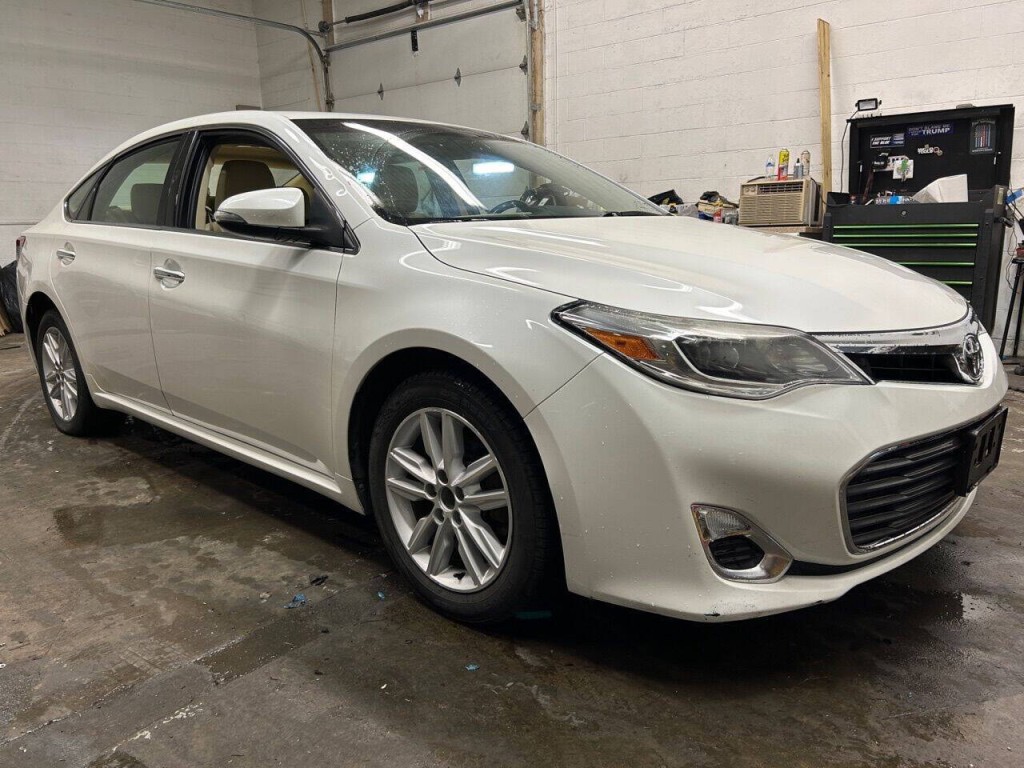 2014 Toyota Avalon Image 7