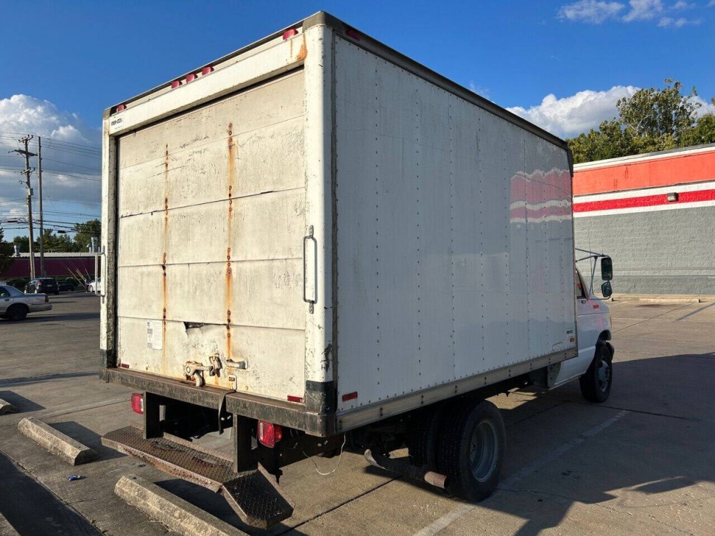 1996 Ford E-Series Image 5