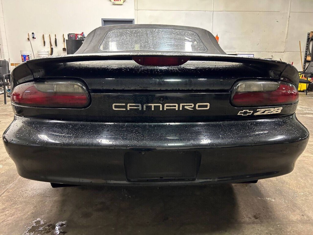 1997 Chevrolet Camaro Image 4